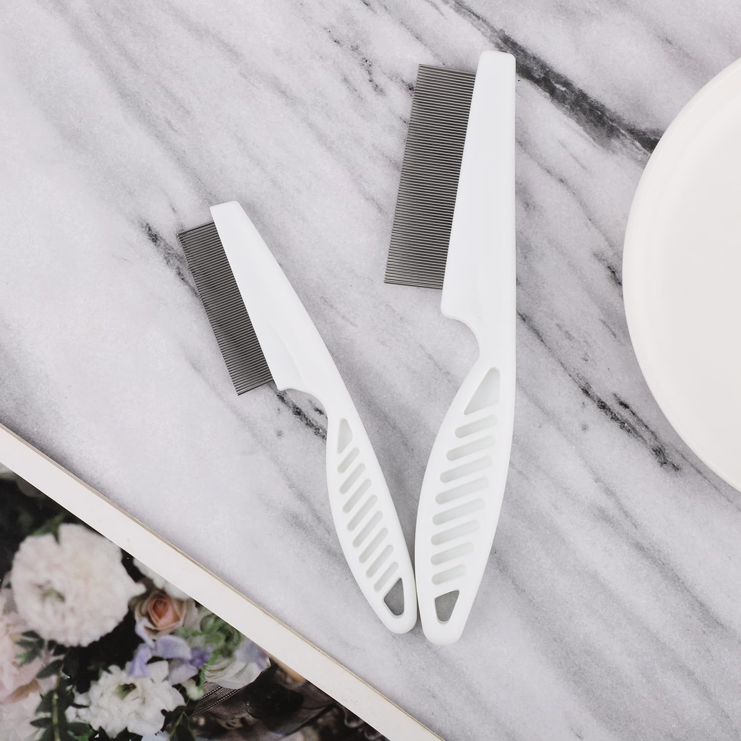 2 Packs Pet Hair Comb, 2 in 1 New Dog Comb Multifunctional Pet Hair Comb Pet Hair Comb Flea and Tear Stain Removal Cat Comb for Grooming and Dehairing Face and Paws image number 6