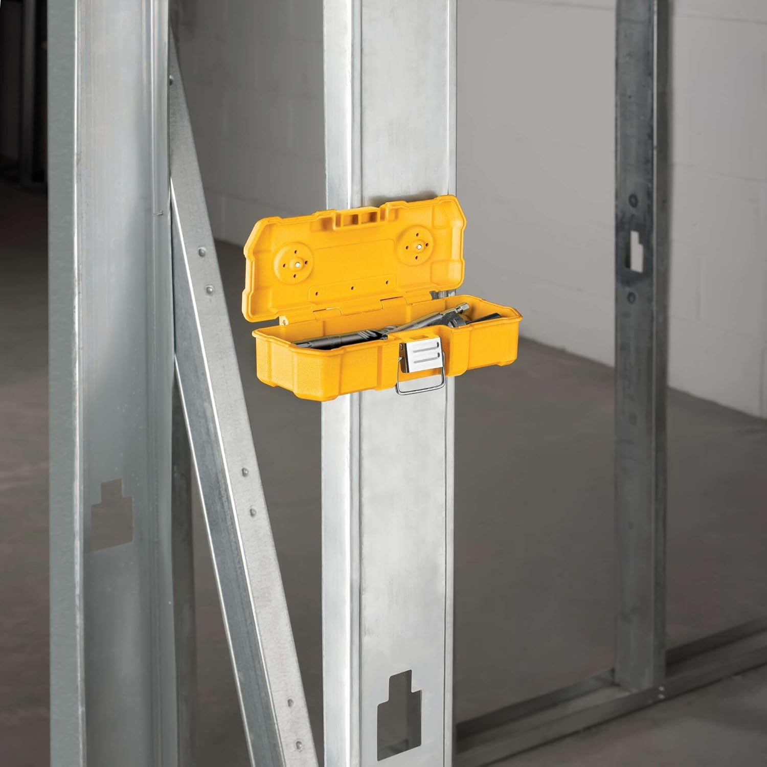 Dewalt Magnetic Toughcase Screwdriver Bit 15-Pieces Set, Yellow image number 4