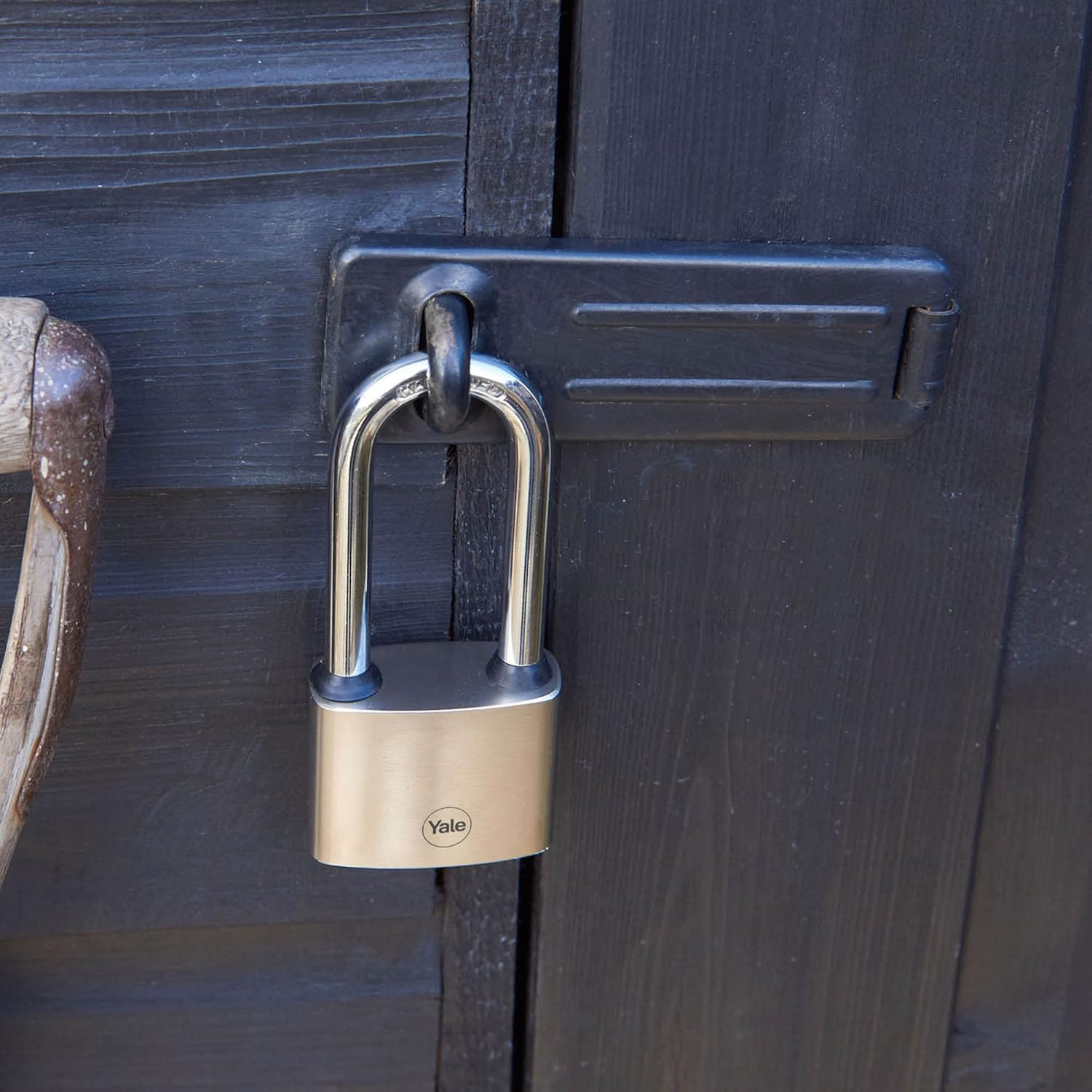 Yale Iron Disc Padlock 40Mm - Nickel Plated - Hardened Steel Long Shackle - Extreme Corrosion Resistance for Outdoor Use image number 6