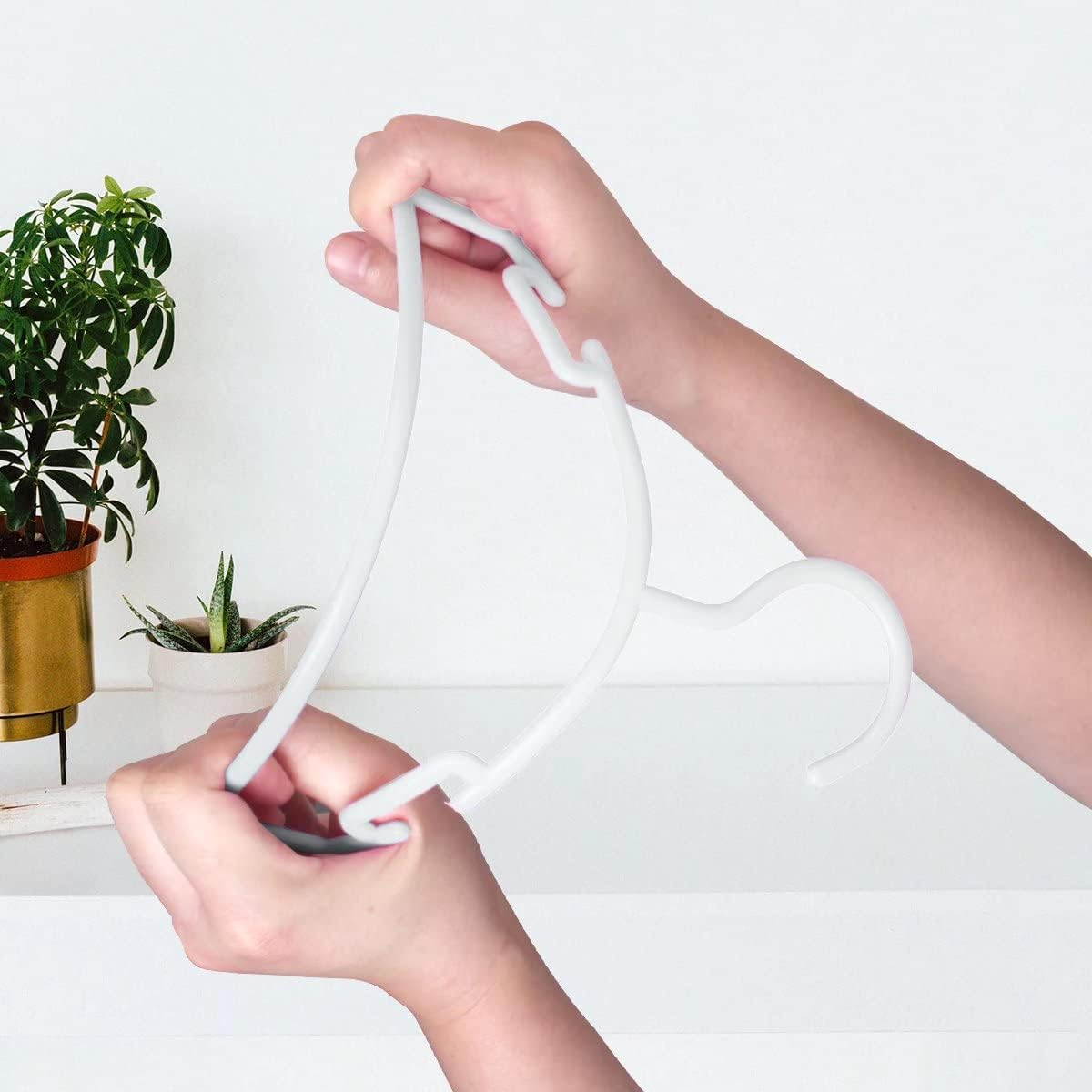 Baby Hangers 100 Pack Kids Hangers Plastic Baby Hangers for Closet Children Hangers Infant Hangers Toddler Hangers Small Hangers image number 2