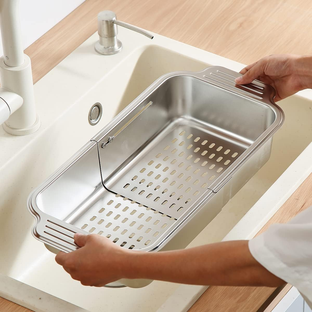 Over the Sink Colander Strainer Basket,Extendable Colander-Stainless Steel,Suitable for Wash Vegetables and Fruits, Drain Cooked Pasta and Dry Dishes, New Home Kitchen Essentials, Large image number 1