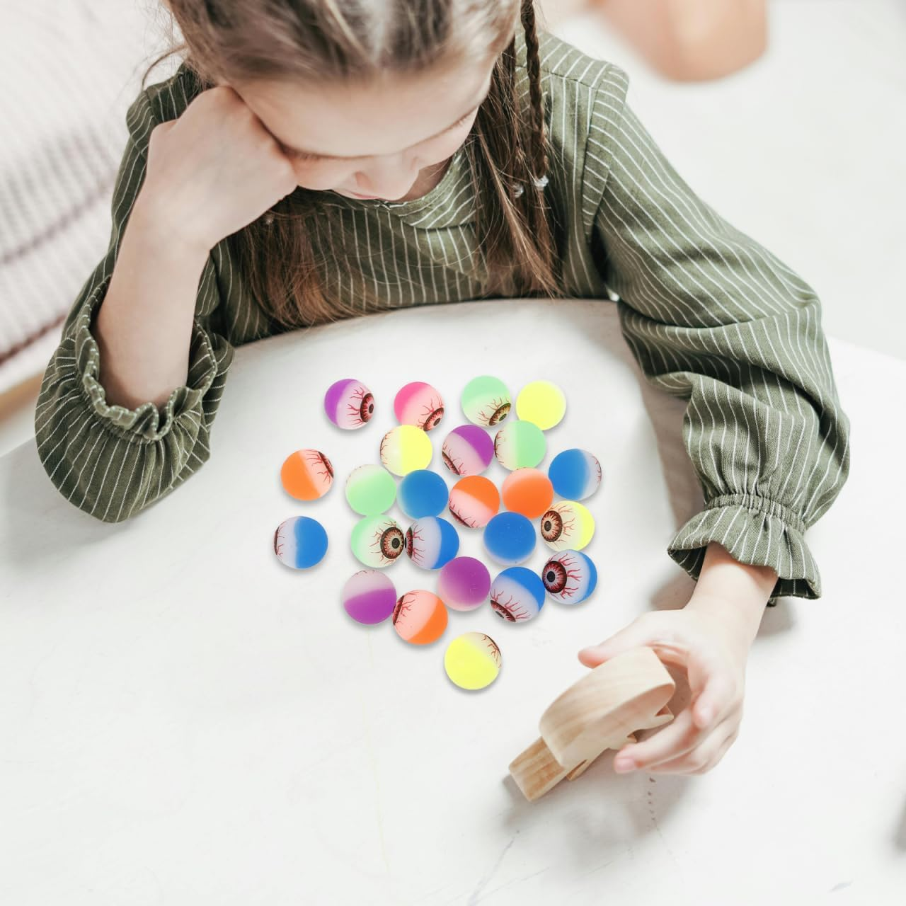 24Pcs Halloween Eyeball Bouncy Balls Party Favors Rubber Glow in the Dark Toys Kids Sensory Fidgets for Birthday Celebrations image number 5