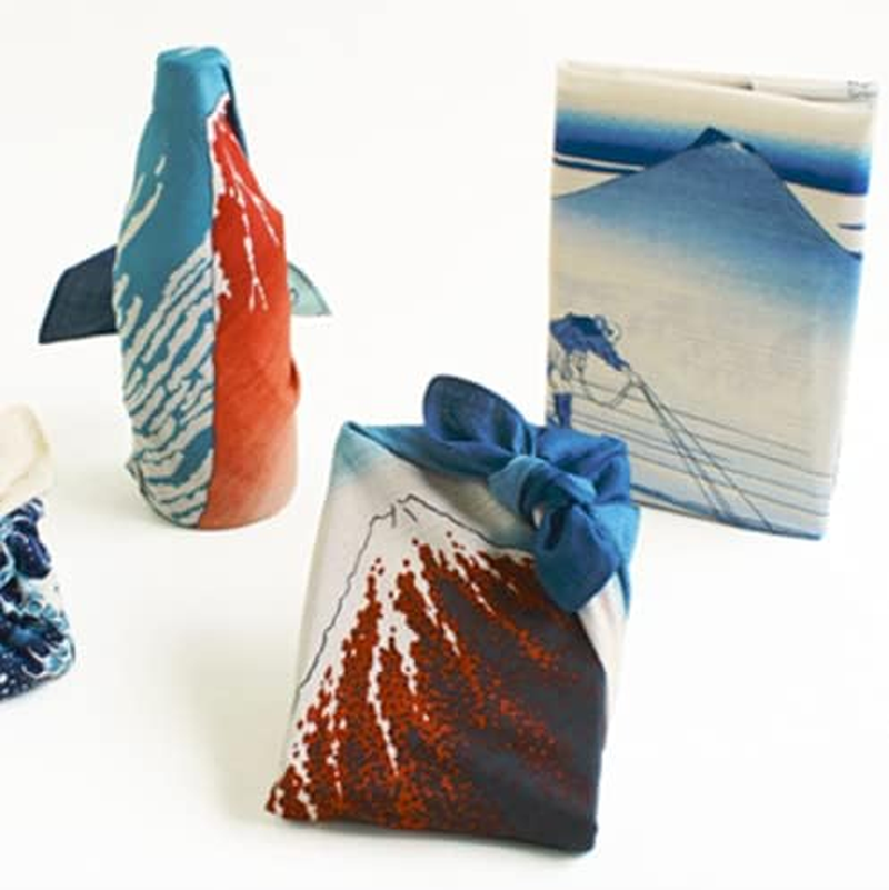 Furoshiki Traditional Japanese Fabric - Bento Lunch Wrapping Cloth Bandana - Medium 18.9 X 18.9 Inches, Hand Towel: with Ukiyo-E Art Motif (HOKUSAI Kousyukajikazawa) image number 5