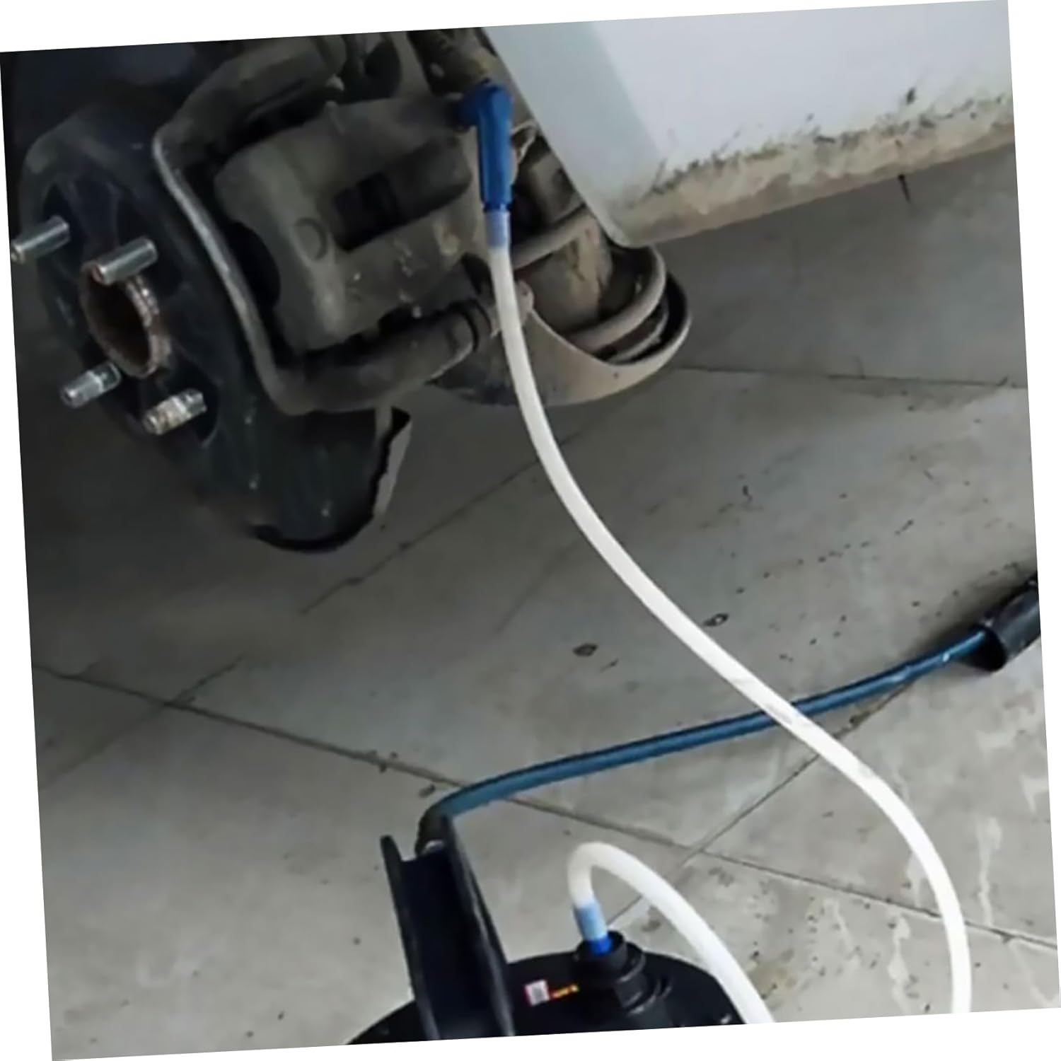 1.5M Oil Bleeder Connector Brake Fluid Replacement Equipment Car Brake Bleeder Hose for Motorcycle Maintenance Bleeding Hose Tool image number 4