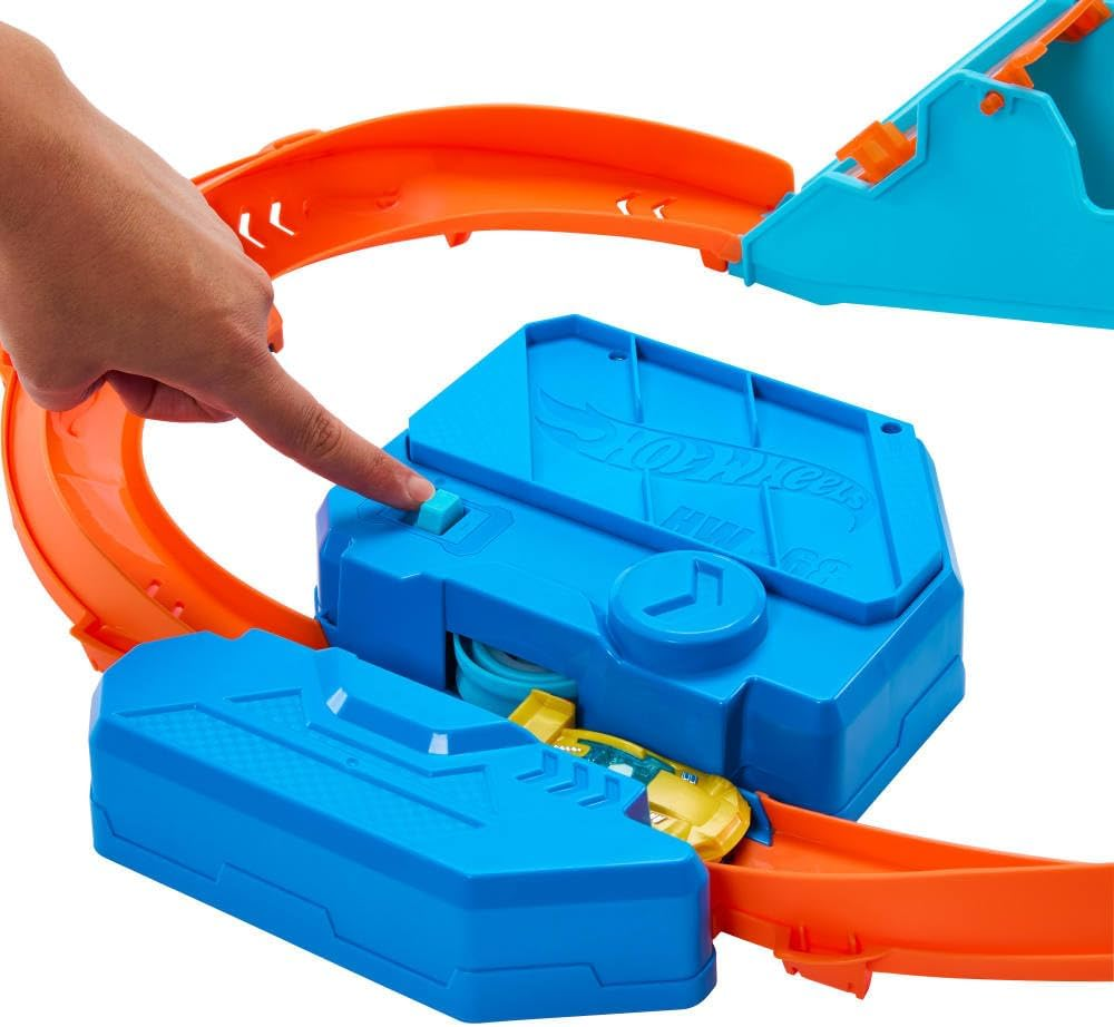 Hot Wheels Toy Car Track Set, Deluxe Building Box with Motorized Booster, 1:64 Scale Vehicle, Speed Snap Track, Boosted Jump Speedway image number 1