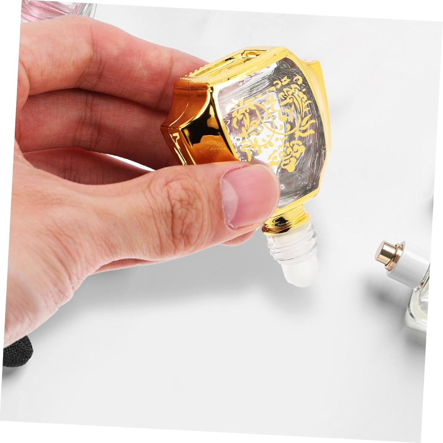 Luxshiny 2Pcs Perfume Glass Bottles Roll Essential Oil Bottles Refillable Perfume Portable Leakproof