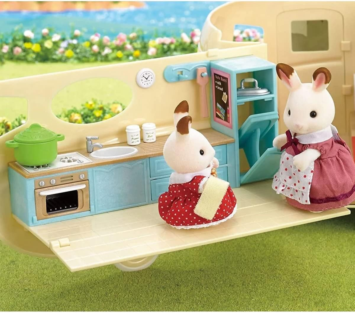 Sylvanian Families - the Caravan