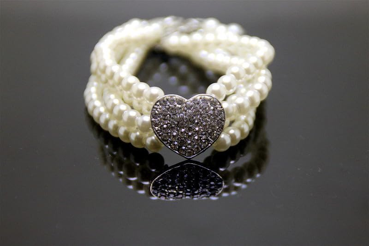 Dog Necklace Collar with Four Rows of Imitation Pearl Fancy Dog Collar Adjustable Dog Pearl Collar for Dog Cat (White, M) image number 4