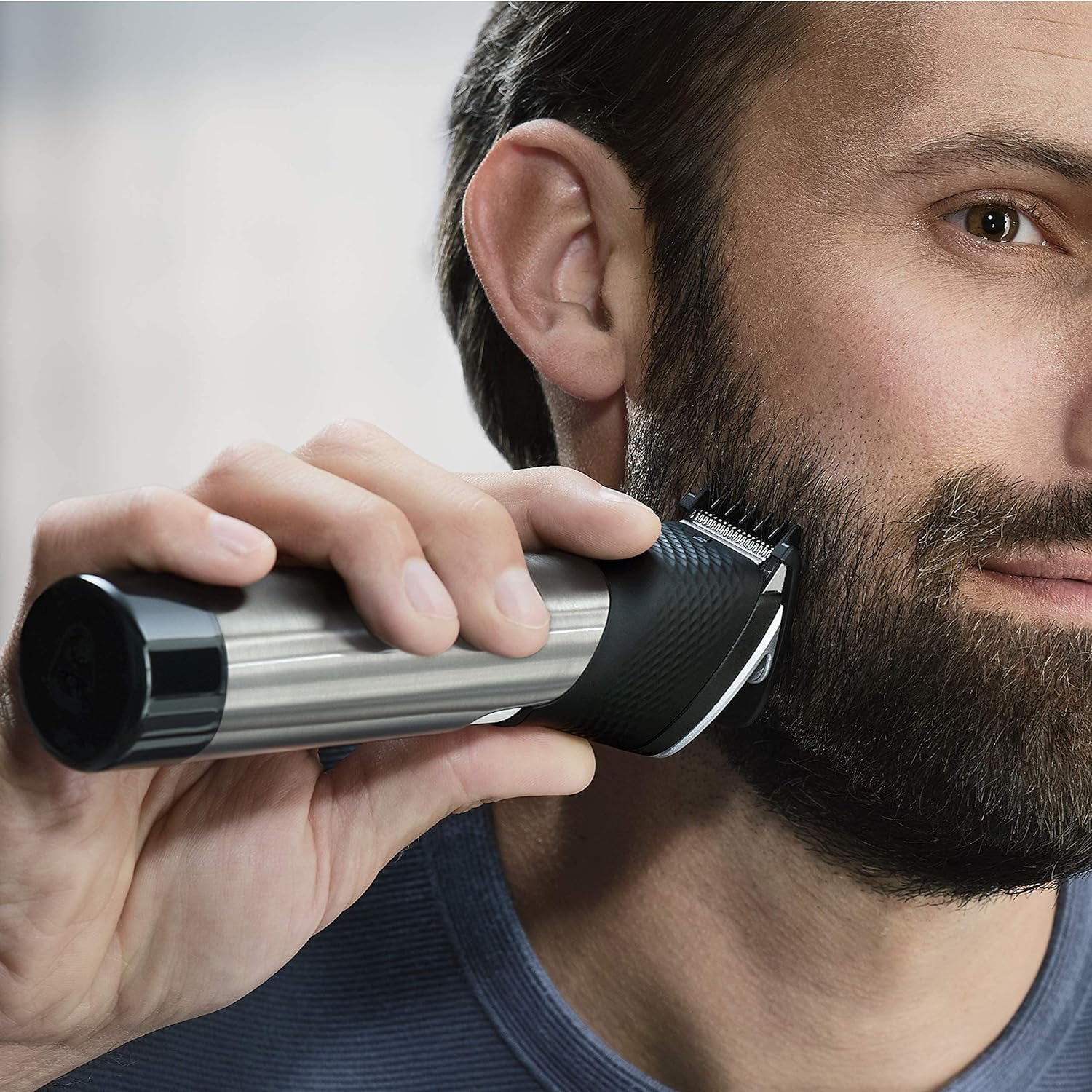 Philips BT9810/15 Beard Trimmer Series 9000 Prestige for Precision Incomparable with Long Attachment Comb image number 4