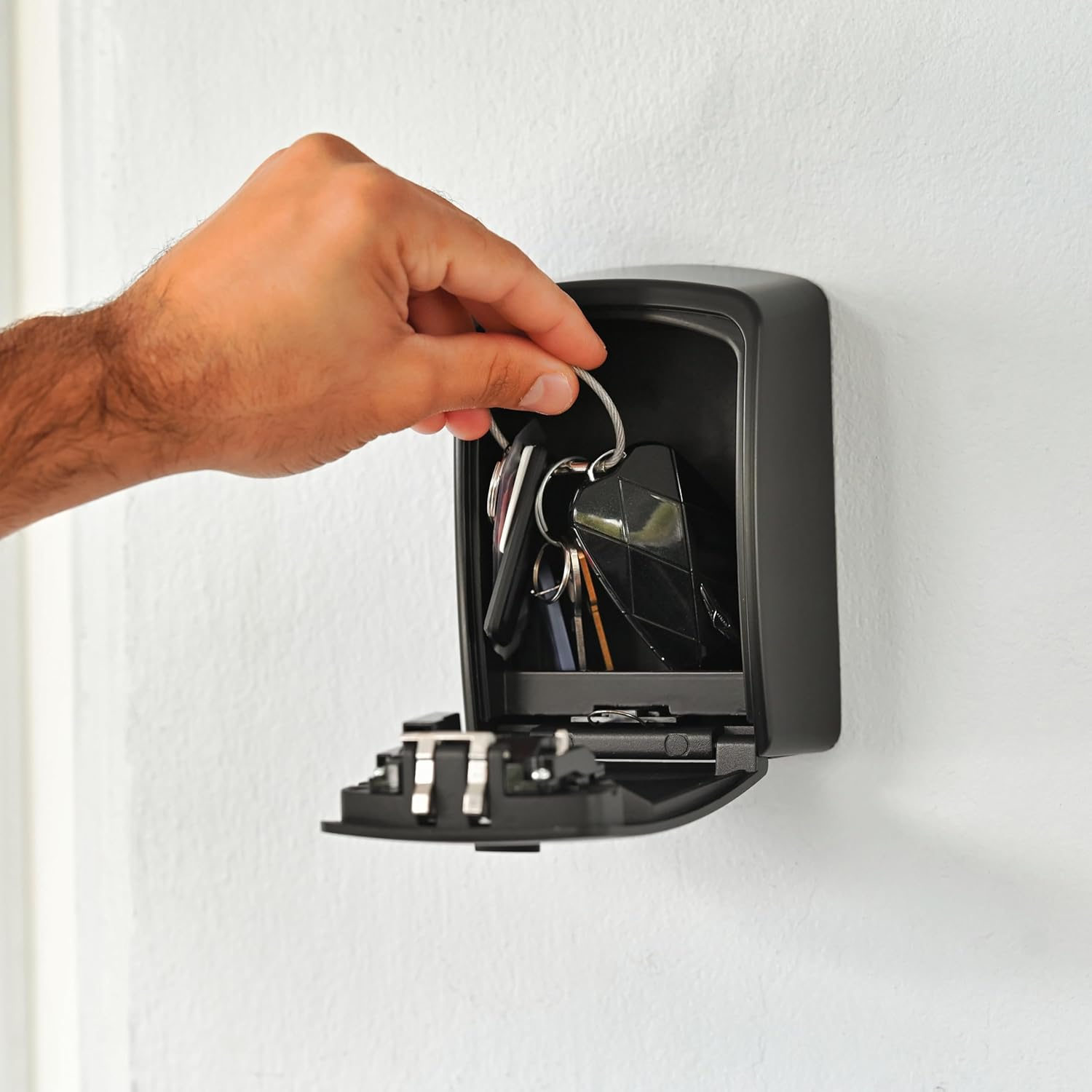 Iron Lock&reg; - XXL Key Lock Box Wall Mount for Keys 4 Digit Combination with Resettable Code with a B Switch Extra Large Lockbox Indoor Outdoor Waterproof Big Key Lock Box House Spare Keys Hide a Key image number 4