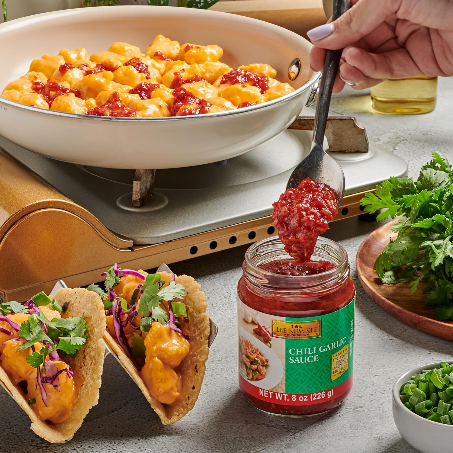 Lee Kum Kee Chilli Garlic Sauce, 227 G image number 3