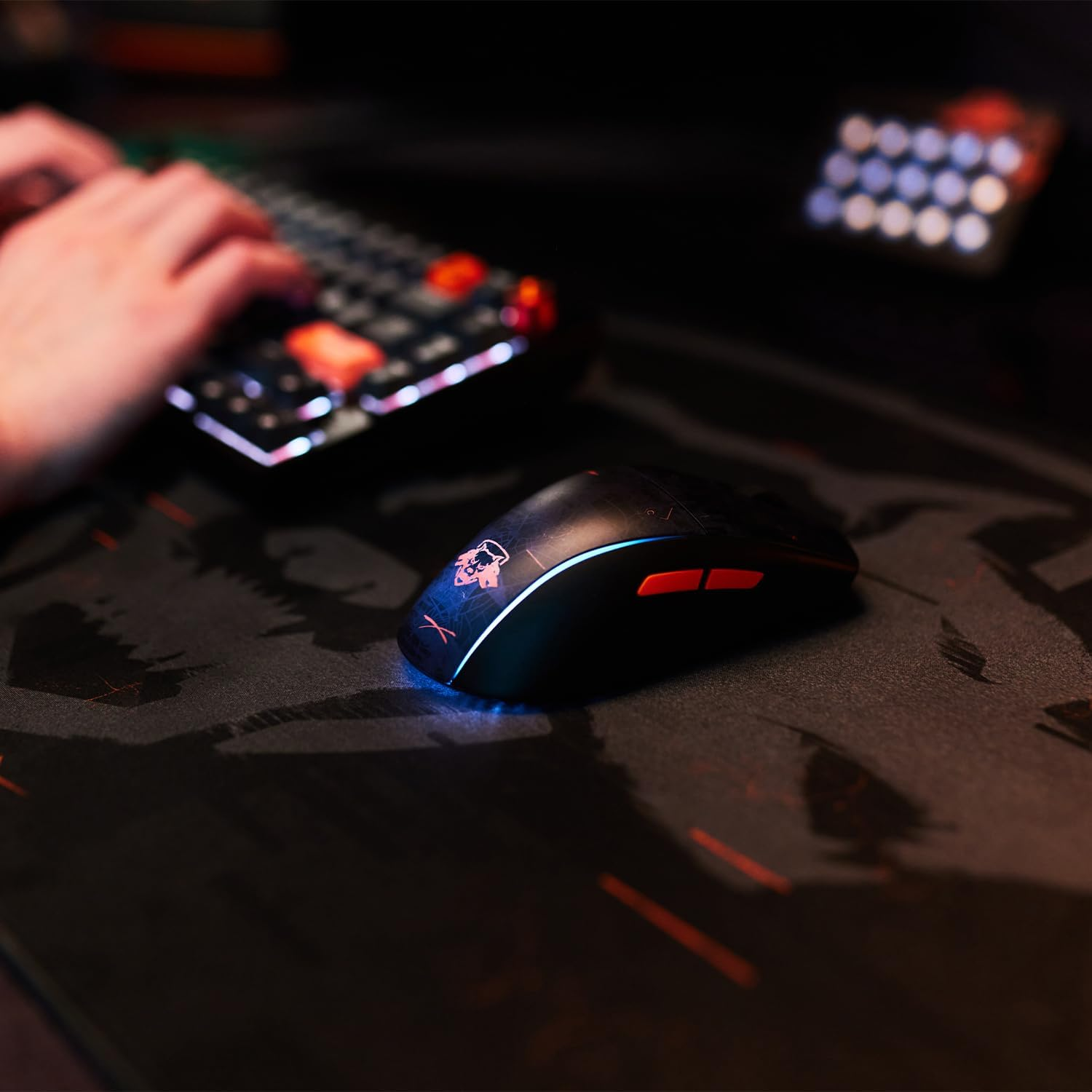 CORSAIR M75 Wireless RGB Call of Duty&reg;: Black Ops 6 Edition Lightweight Gaming Mouse &ndash; 26,000 DPI, 2.4Ghz Wireless, Bluetooth, USB, CORSAIR QUICKSTRIKE Buttons, Swappable Side Buttons &ndash; PC, Mac image number 4