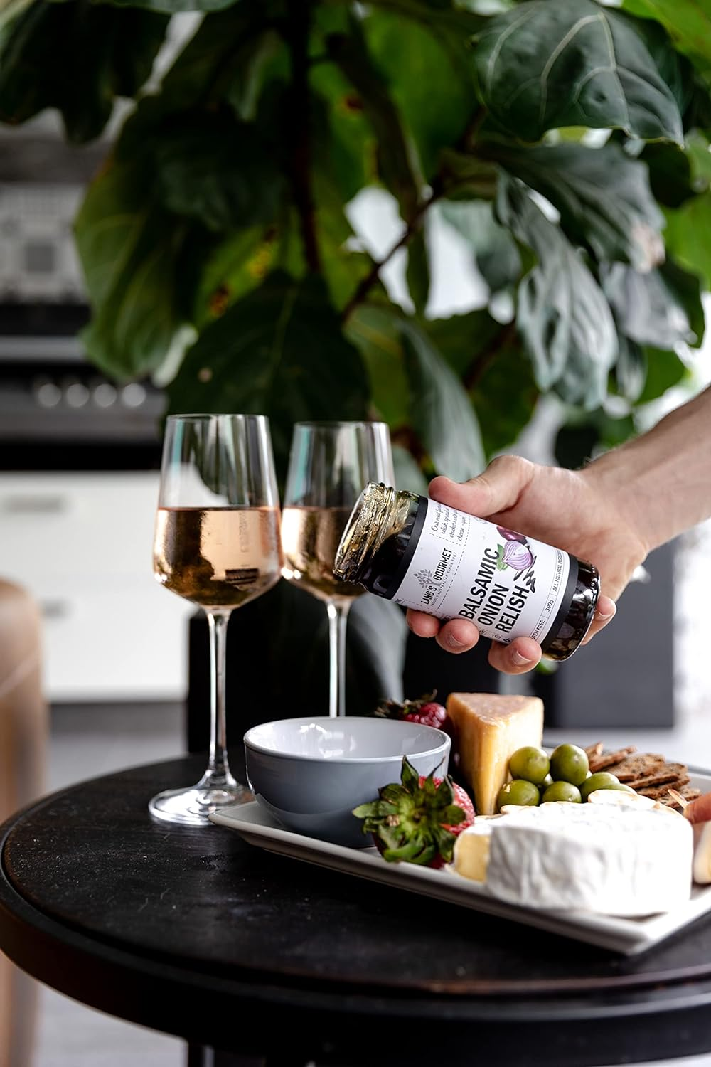 Langs Gourmet Balsamic Onion Relish 300 G image number 1