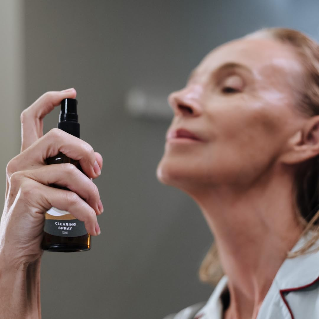 Palo Santo Clearing Spray 100Ml - Natural Essential Oil in Liquid Blend for Clearing and Cleansing Room & Home Spray for Meditation Yoga and Spiritual Spaces image number 1