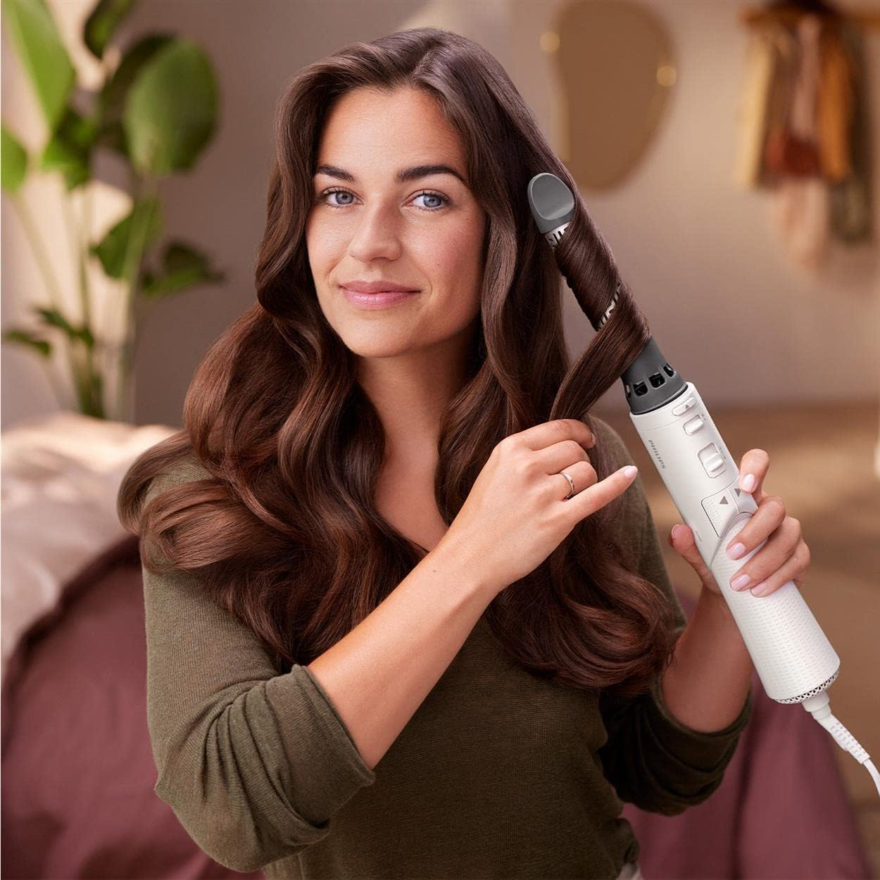Philips Airstyler Series 7000 - Hair Styler with Rotating Volume Brush Made of Tourmaline Ceramic and 2 Styling Attachments (Model BHA710/00) image number 4