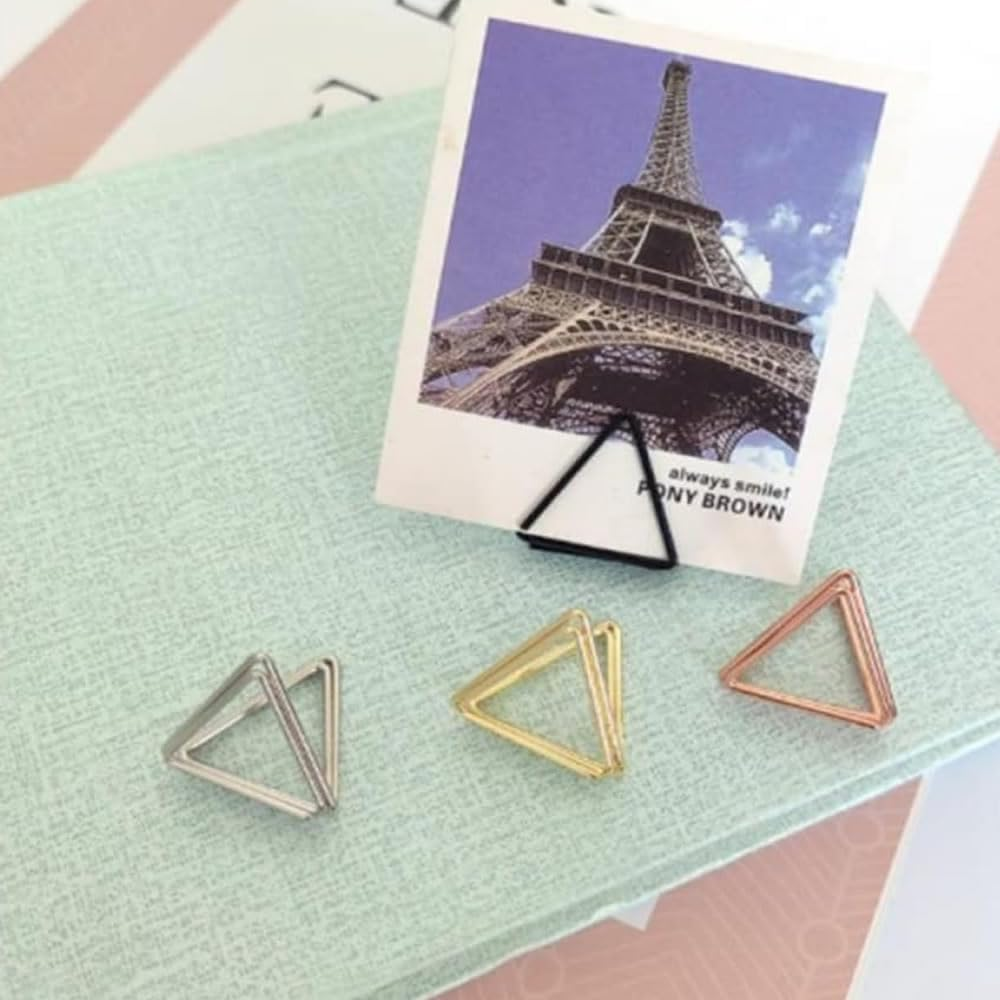 DACUAN Table Card Holders, 40PCS Strong Mini Place Card Holders, Triangle Card Stand Clip Table Number Holders, Golden Photo Holder for Wedding Party Anniversary Party Office image number 3