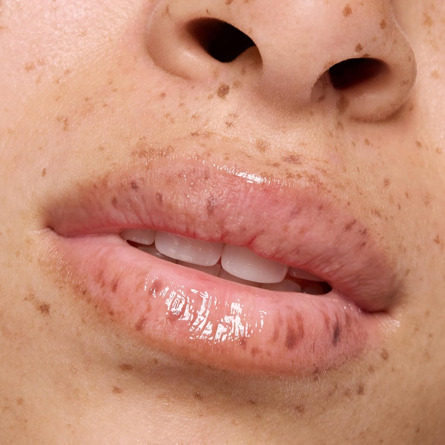 Essence Lip Care JELLY SLEEPING MASK, Strawberry Milkshake Flavour, Red, Vegan, 8G image number 6