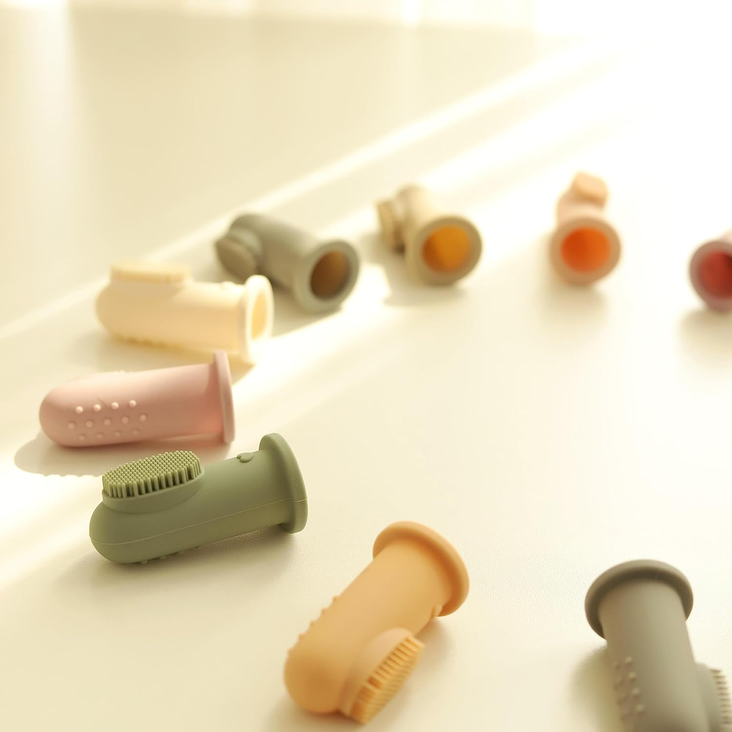 Baby Toothbrush Finger Kit, Two Finger Brushes Oral Cleaner Kit for 3 Months +, 2 Piece (Cloud/Mint) image number 1