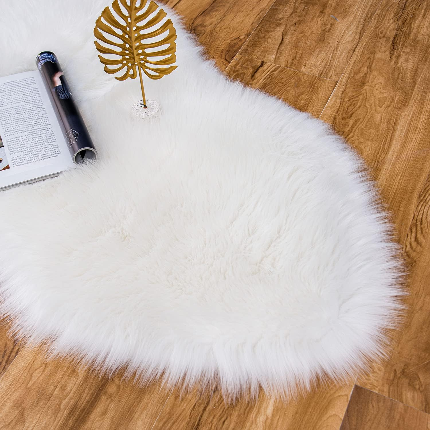 Easyjoy Faux Fur Soft Fluffy Single Sheepskin Style Rug Chair Cover Seat Pad Shaggy Area Rugs for Bedroom Sofa Floor (2 X 3 Ft Sheepskin, White) image number 2