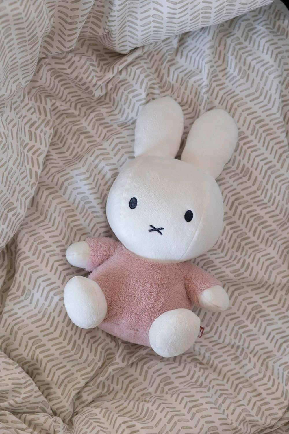 Miffy Fluffy Cuddle Plush Toy, Pink, Large, 35 Cm Size image number 4