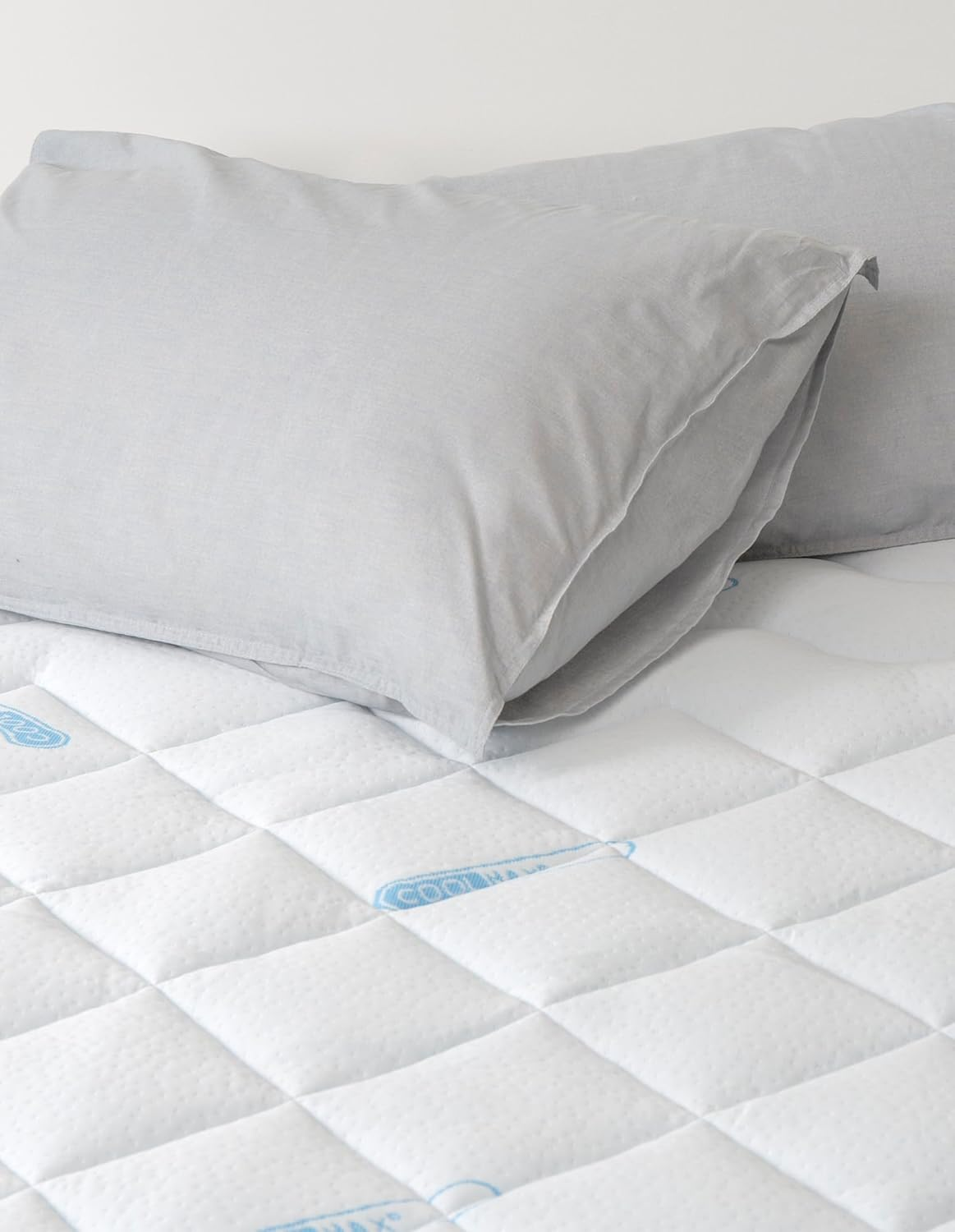 Tontine Reversible Coolmax Quilted Mattress Topper, Queen &ndash; Cooling Summer Side with Moisture-Wicking Fabric & Warm Winter Side &ndash; Soft Ultrafibre Polyester Fill &ndash; 50Cm Fitted Skirt &ndash; Machine Washable