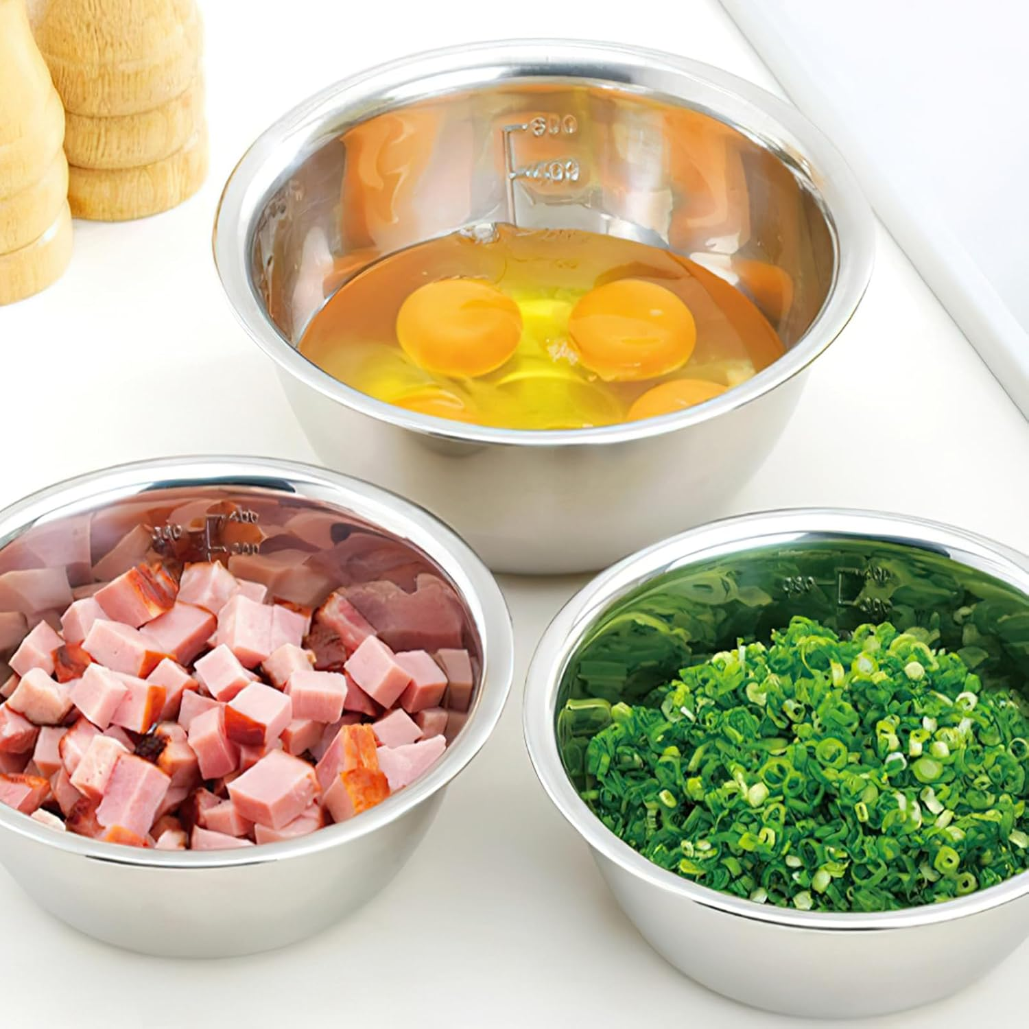 5PCS Stainless Steel Mixing Bowl Set, Multi-Functional Thick Large Bowls with Measurement Marks Ideal for Baking Salad Preparation Washing Vegetables image number 3