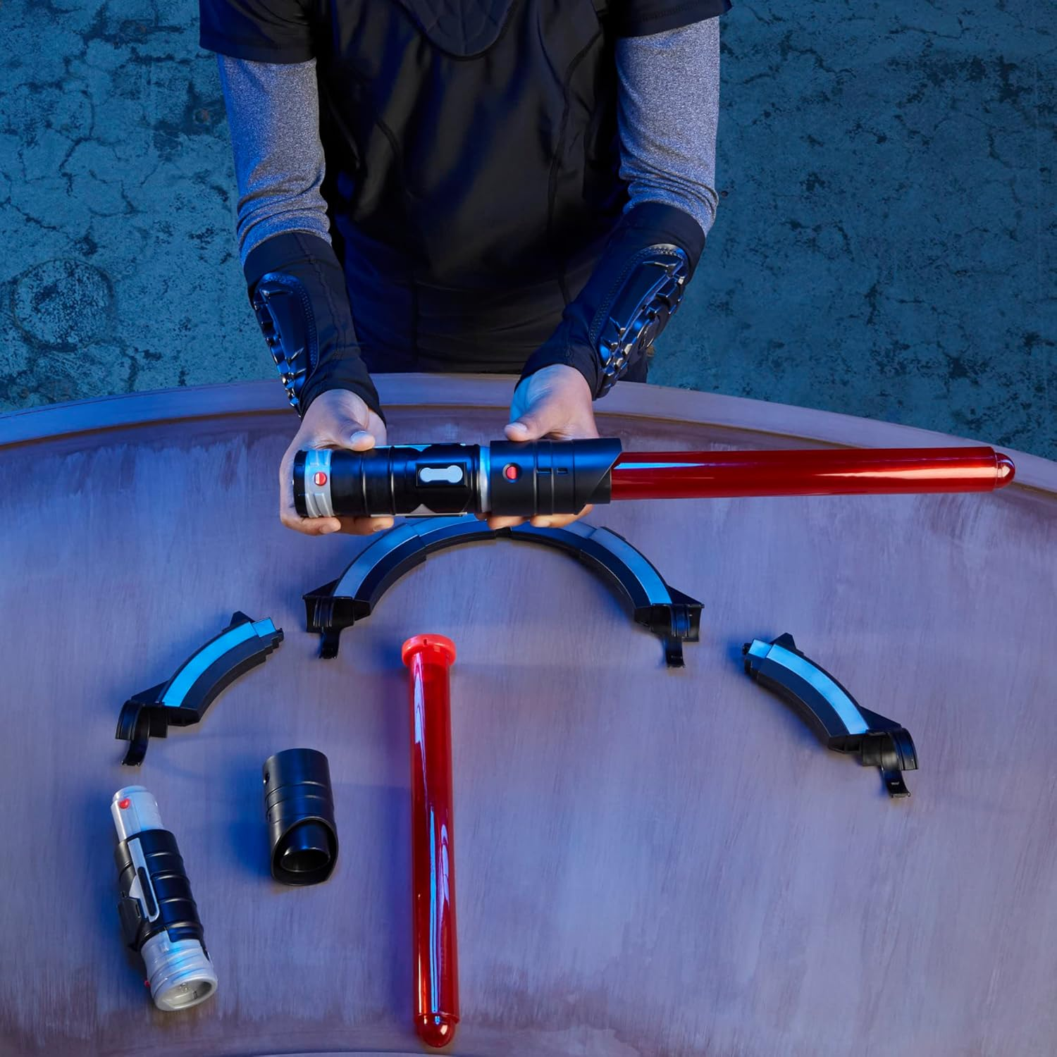 Star Wars Lightsaber Forge Inquisitor Masterworks Set Double-Bladed Electronic Lightsaber, Customizable Roleplay Toy for Kids Ages 4 and Up image number 2