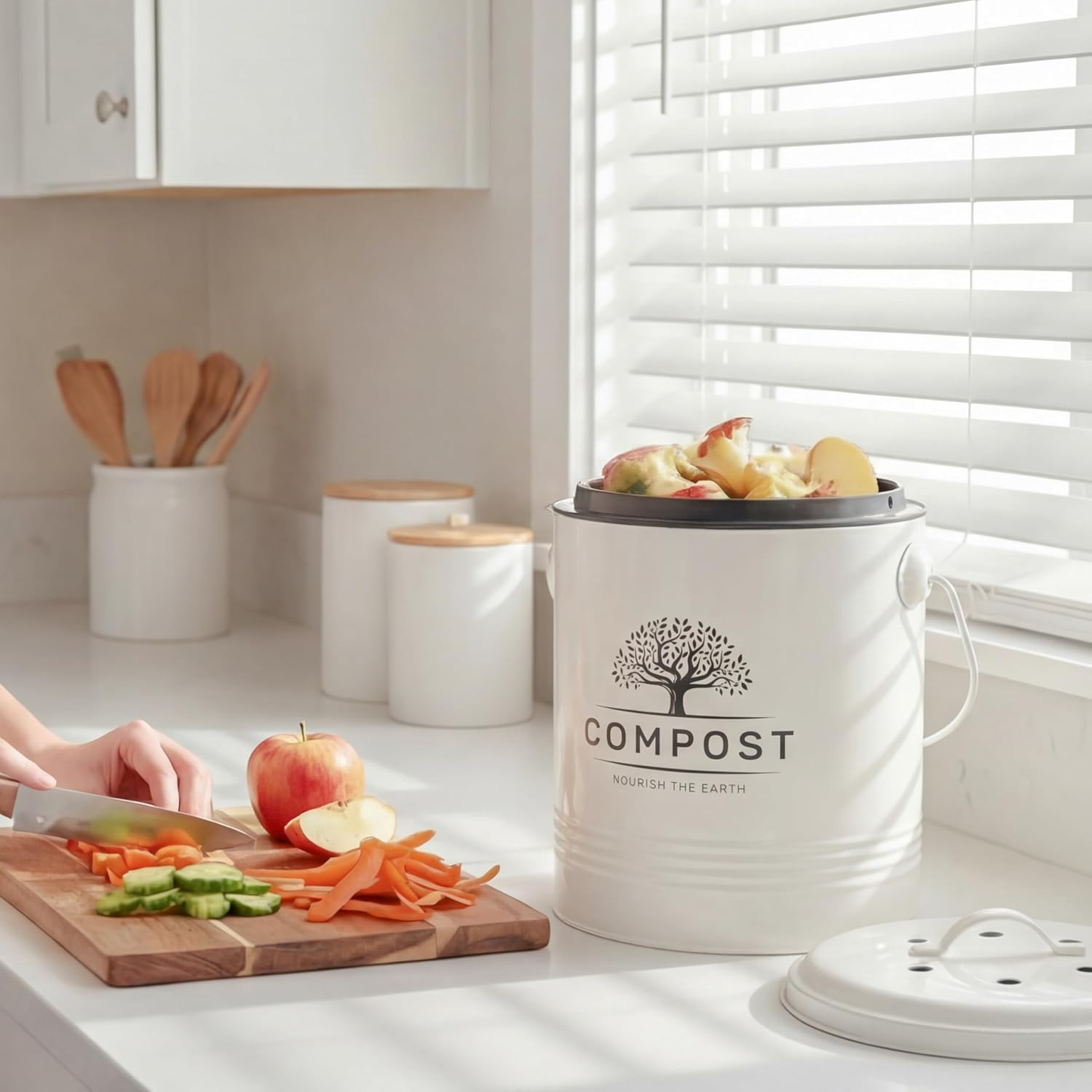 Perfnique Kitchen Compost Bin, 1.3 Gallon Countertop Compost Bin with Lid, Indoor Compost Bucket Includes Inner Bucket Liner and Carbon Filter, Small Compost Bin with Trash Bags - Cream image number 5