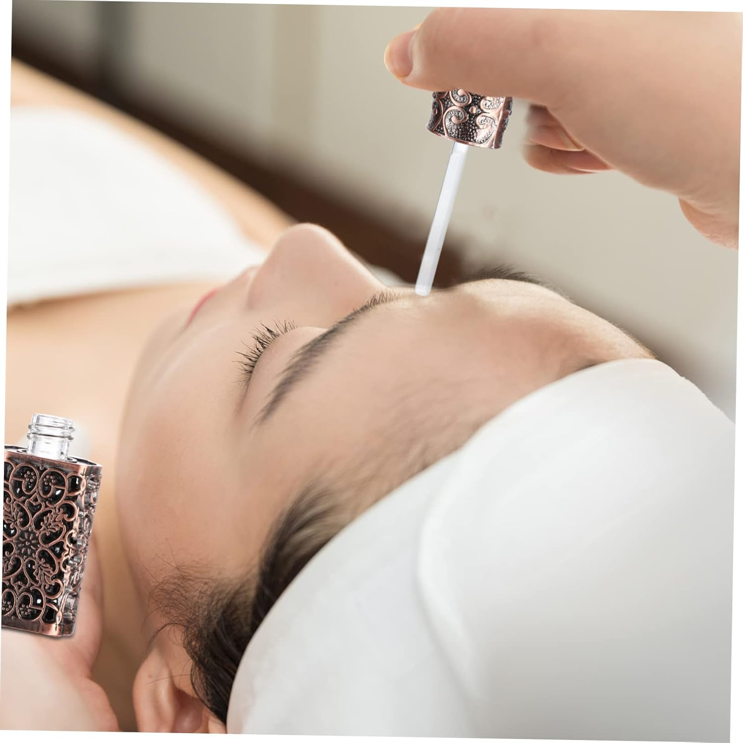 2Pcs Essential Oil Spray Bottle Engraved Hollow Flower Design Vintage Perfume Container for Travel Leak and Decorative Perfume Dispenser image number 4