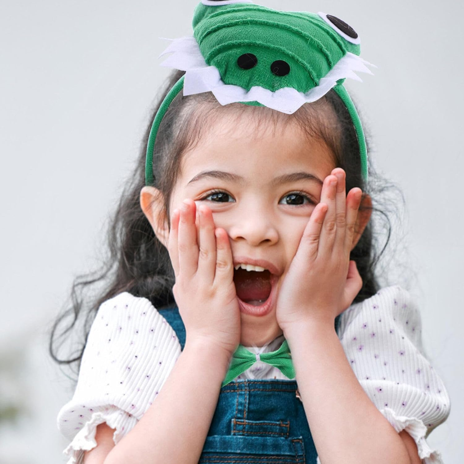 Green Cosplay Set - Headband, Bowtie, Tail for Festival Parties and Role Play image number 6