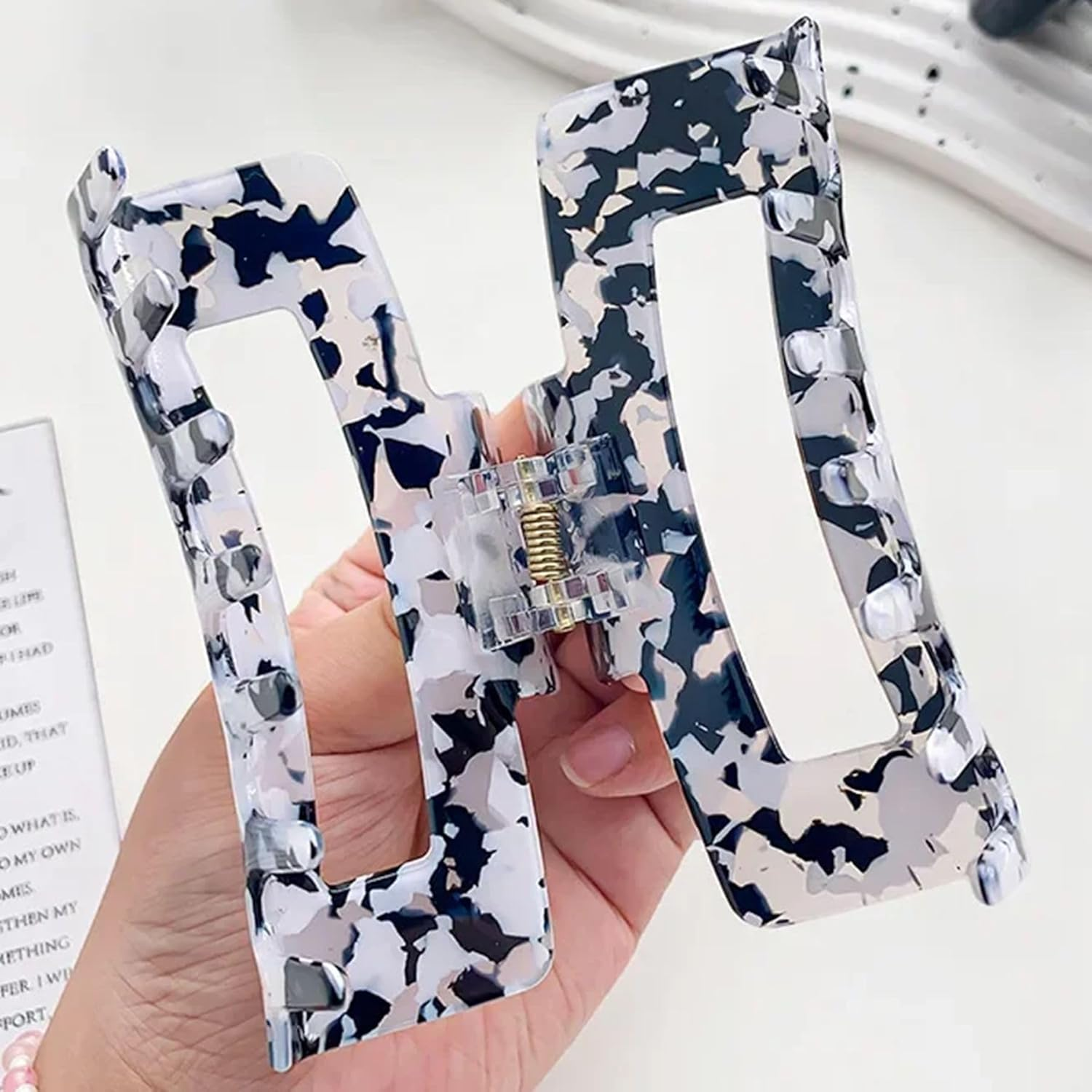 Multi -Colored Hair Claw Clips, Acetate Hair Banana Barrettes, French Butterfly Jaw Clipsprint Stylish Hair Accessories for Girls and Women image number 2