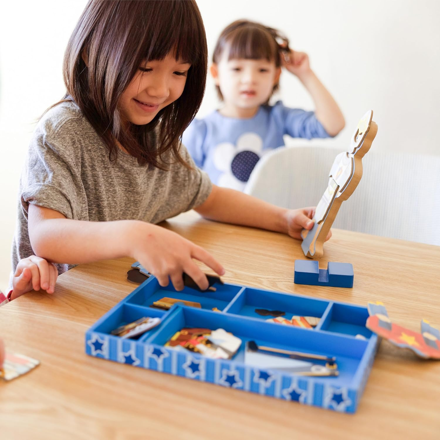 Melissa & Doug - Joey Magnetic Dress-Up image number 6