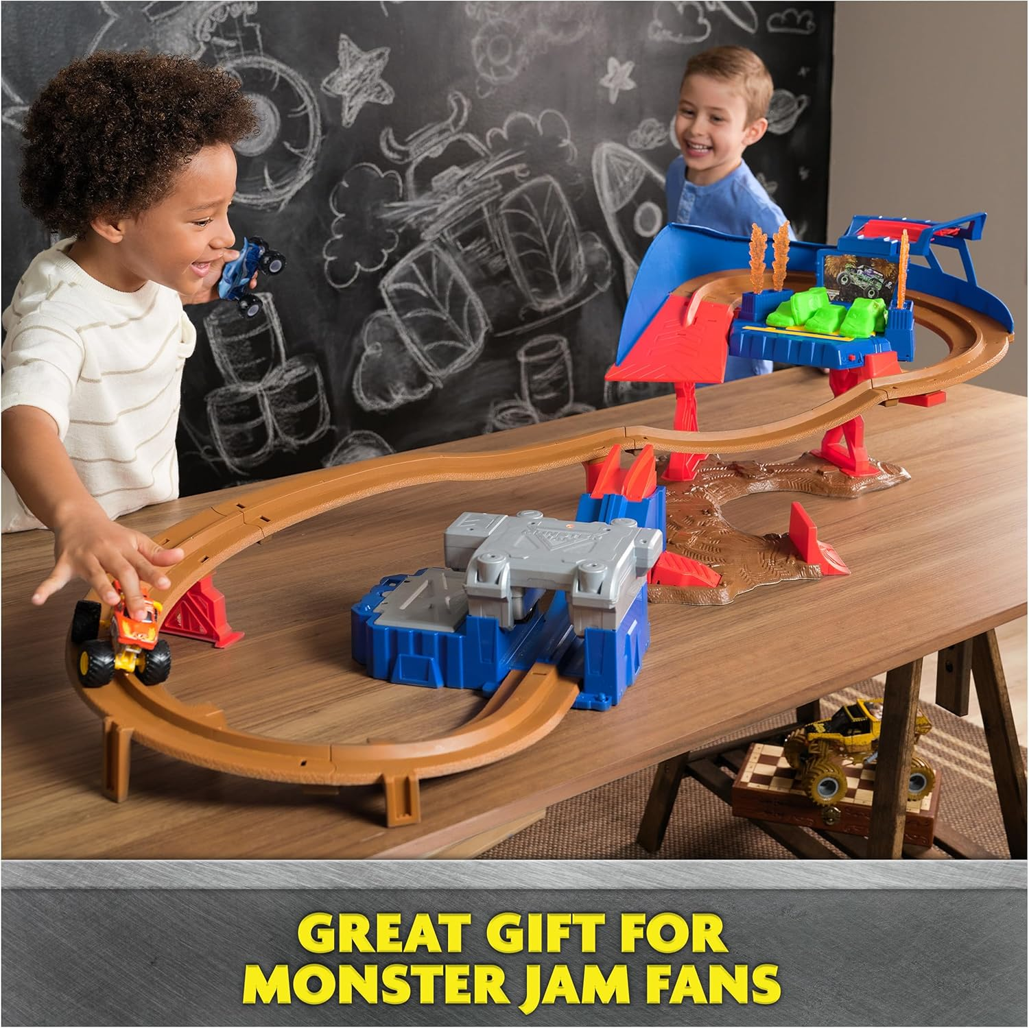 Monster Jam, Supercharge Speedway Playset, Includes Megalodon and El Toro Loco 1:64 Scale Die-Cast Monster Trucks, Light up Monster Jam World Finals Track Kids&rsquo; Toys for Boys Aged 3 4 5 6+