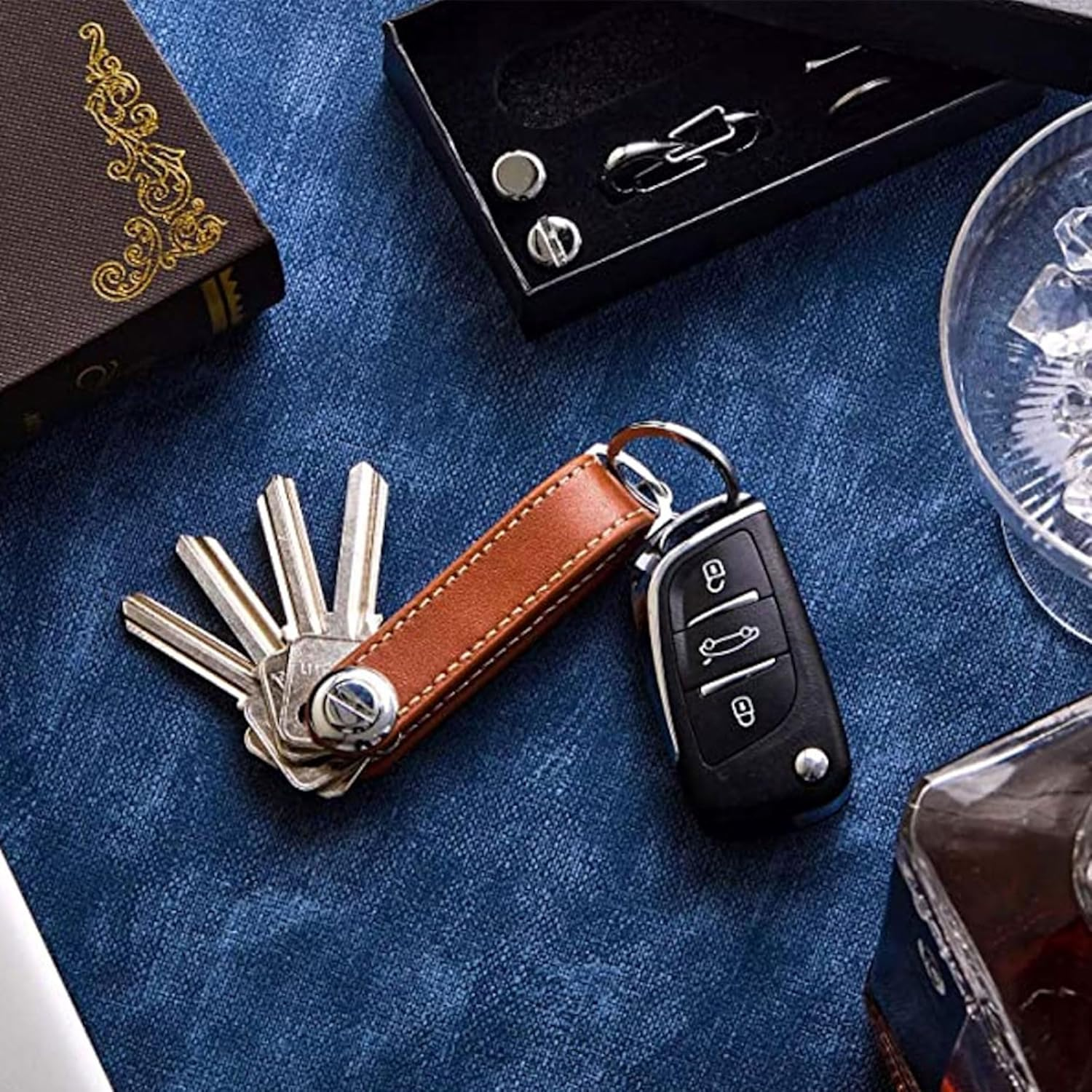 Generic Compact Key Holder, Stylish & Practical Pocket Key Organizer with Secure Locking Mechanism - Keep Keys Neat, Safe, and Easily Accessible - Ideal for Home, Office, and Outdoor Use. R (Black) image number 5