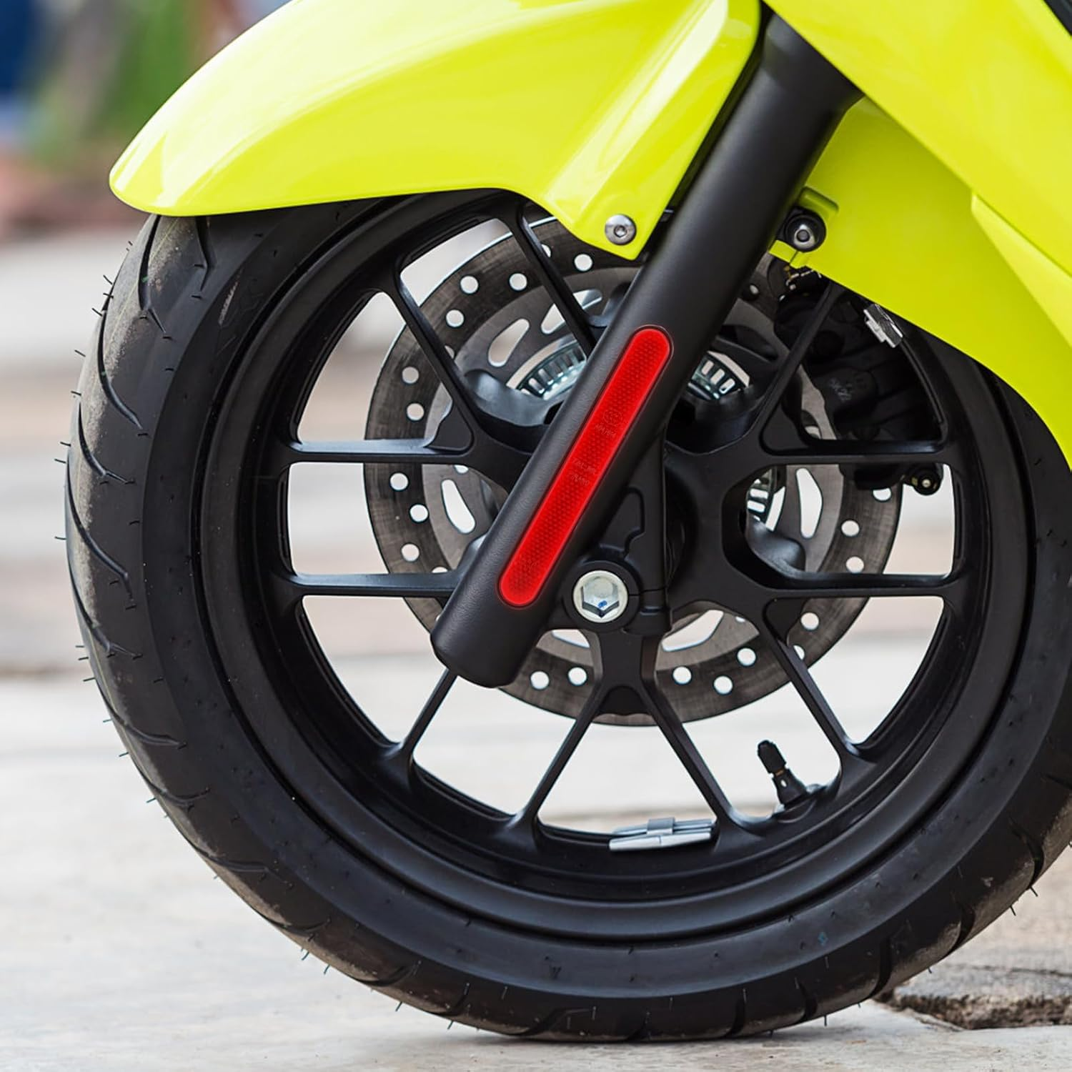 Car Reflective Sticker, 2 Pieces Mini Reflector, 14.5 X 2.5 Cm Motorcycle Reflector Sticker, Self-Adhesive Side for Motorcycle License Plates, Bikes, Trailers, Trucks, Gate Posts (Red) image number 6