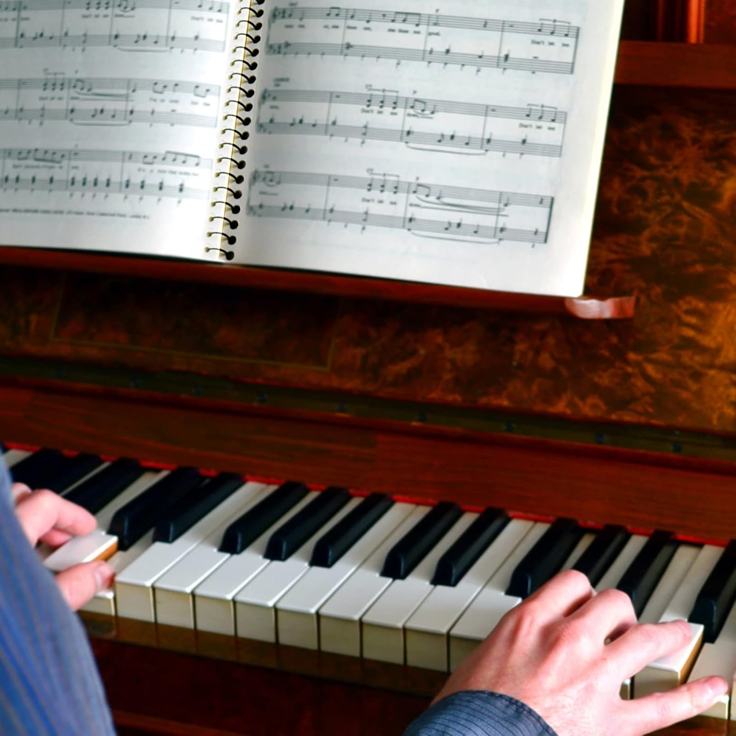 Sheet Music Notebook with Spiral Binding, Made of Black Kraft Paper, Blank, 50 Pages, 26 X 19 Cm, Suitable for Music Manuscripts and Musicians image number 2