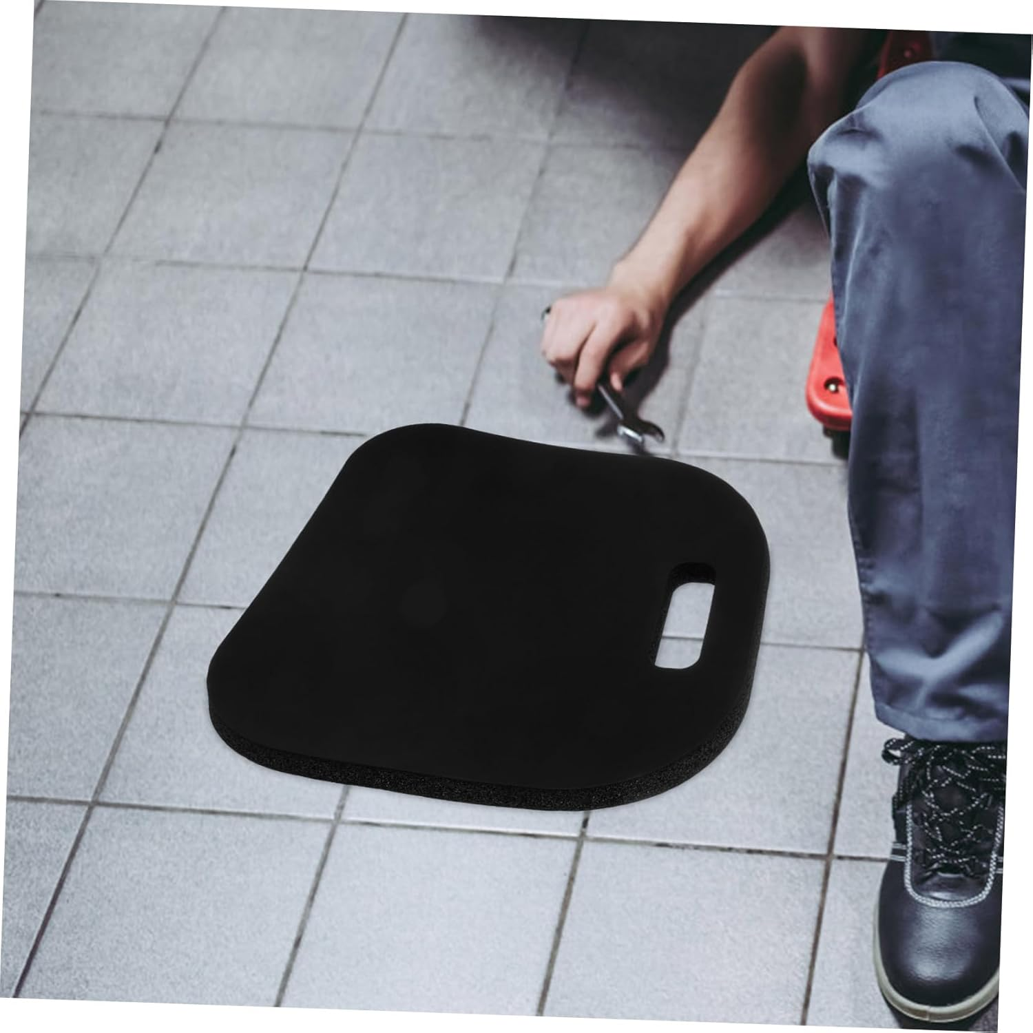 Yardenfun Portable Outdoor Kneeling Mat for Gardening Black 33X32X2Cm Soft Cushioned Garden Pad for Comfort during Weeding Planting and Repair Work image number 2