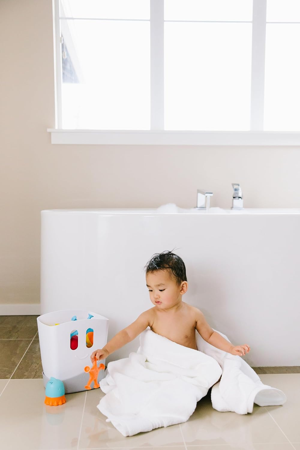 Ubbi Baby Bath Time Essential Gift Set, Includes Drying Bin and 11 Bath Toys, Dishwasher Safe, White image number 4