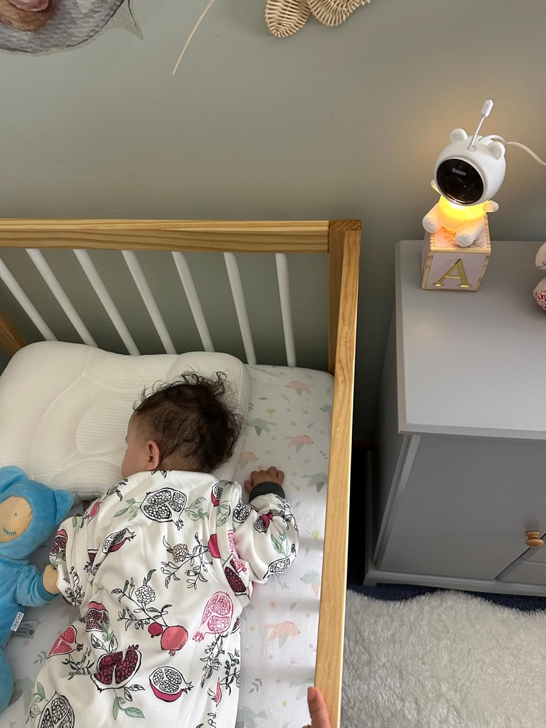 Uniden BW150R - Full HD Pan &Tilt Smart (Wifi) Baby Camera with Smartphone Access image number 1