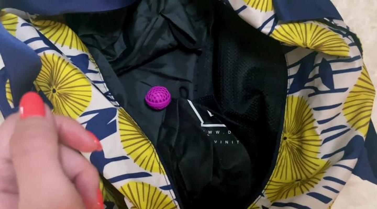 The Cleaning Ball Best Dust Sucker Sticky inside Ball Picks up Dust, Dirt and Crumbs from Any Difficult Angles inside Car, Bag, Suitcase, Purse, Backpacks Smart and Reusable, Pink