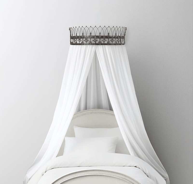 Creative Co-Op Rust Metal Curtain Crown image number 2