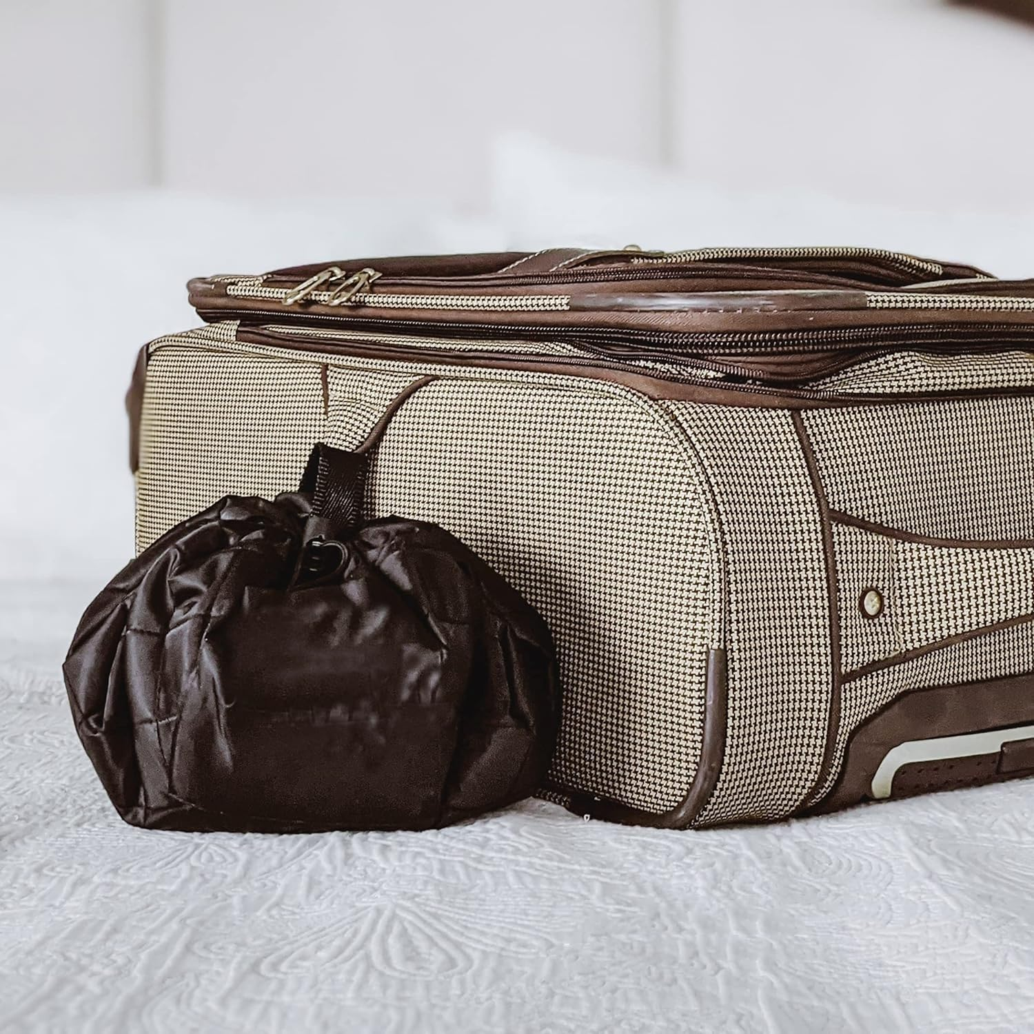 Cosmo Drawstring Cosmetic & Makeup Bag Organizer, Lazy Toiletry Bag Waterproof Portable Travel Storage 20 Inch,Pink - Black image number 2